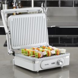 Szaszłyki z sera halloumi i warzyw
