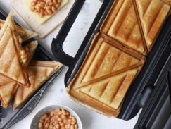 Tosty z serem i fasolą