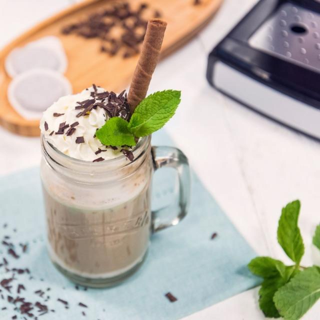 CAPPUCCINO z syropem miętowym